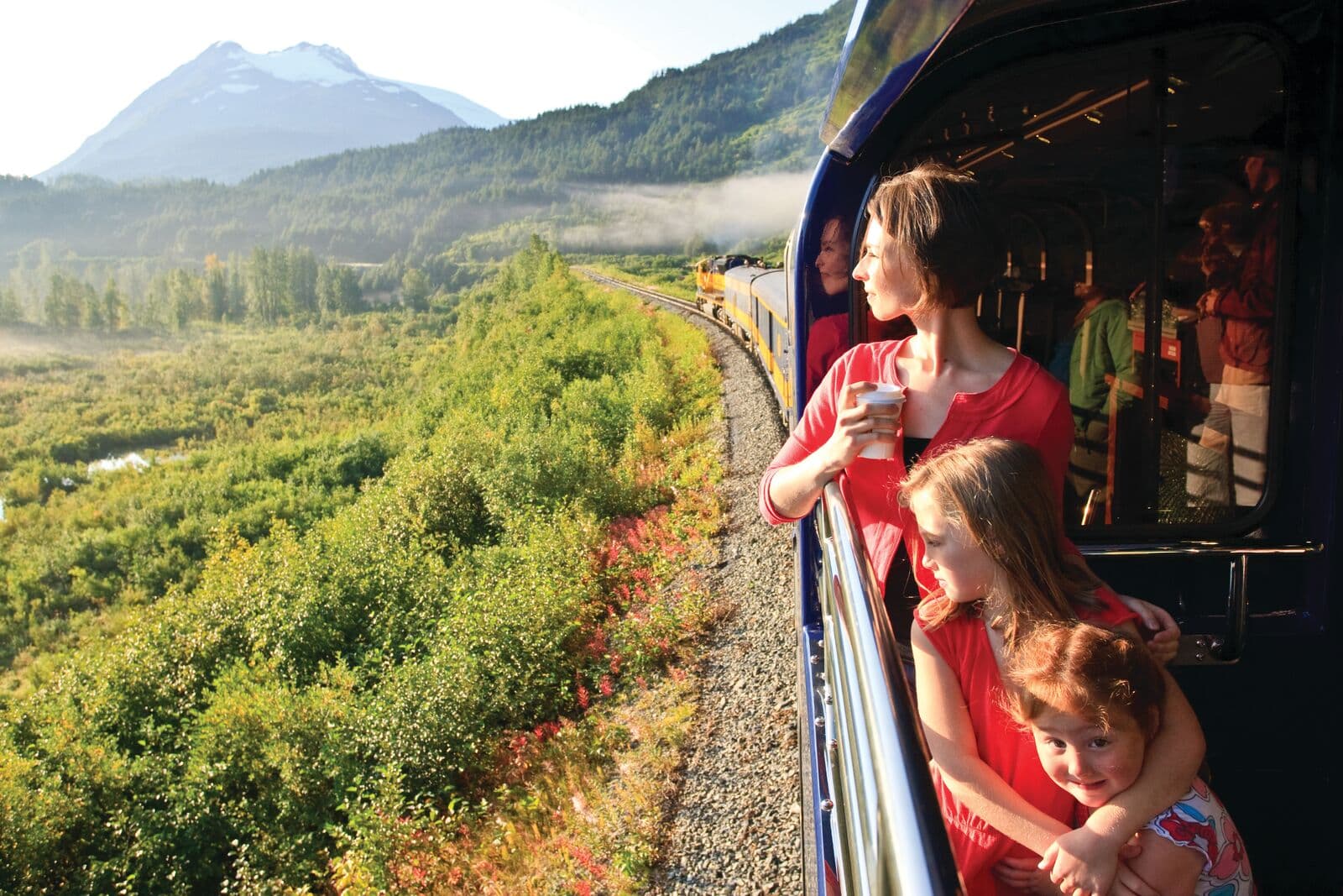 Alaska by Rail and Car Tour, a rail journey with Alaska Tours (alaskatours.com)
