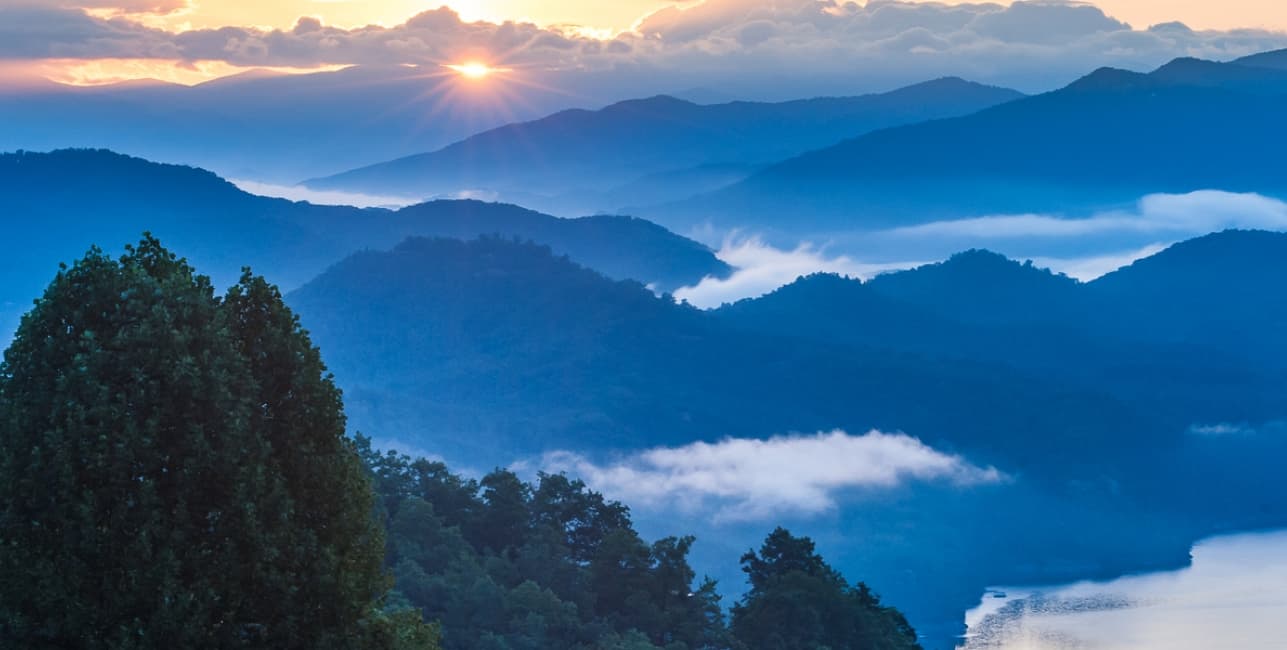 Atlanta, Nashville, and the Great Smoky Mountains Roundtrip New Orleans, a rail journey with Amtrak Vacations