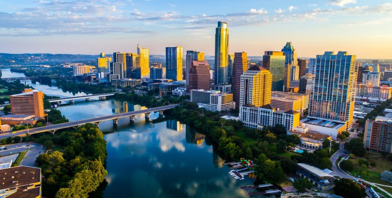 Austin Getaway Roundtrip from Chicago, a rail journey with Amtrak Vacations