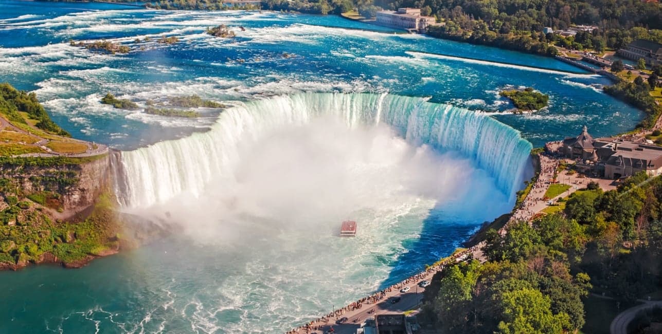 Niagara Falls Getaway Roundtrip from Chicago, a rail journey with Amtrak Vacations