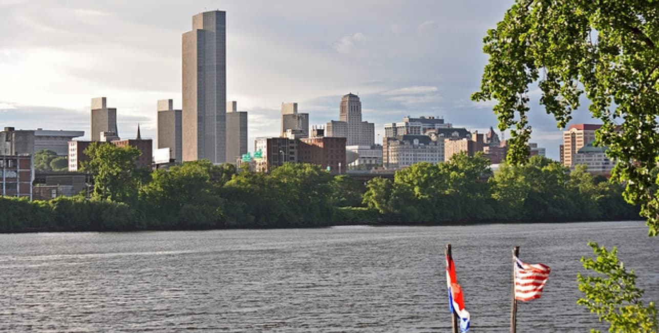 Niagara Falls Ultimate Getaway Roundtrip from Albany, a rail journey with Amtrak Vacations