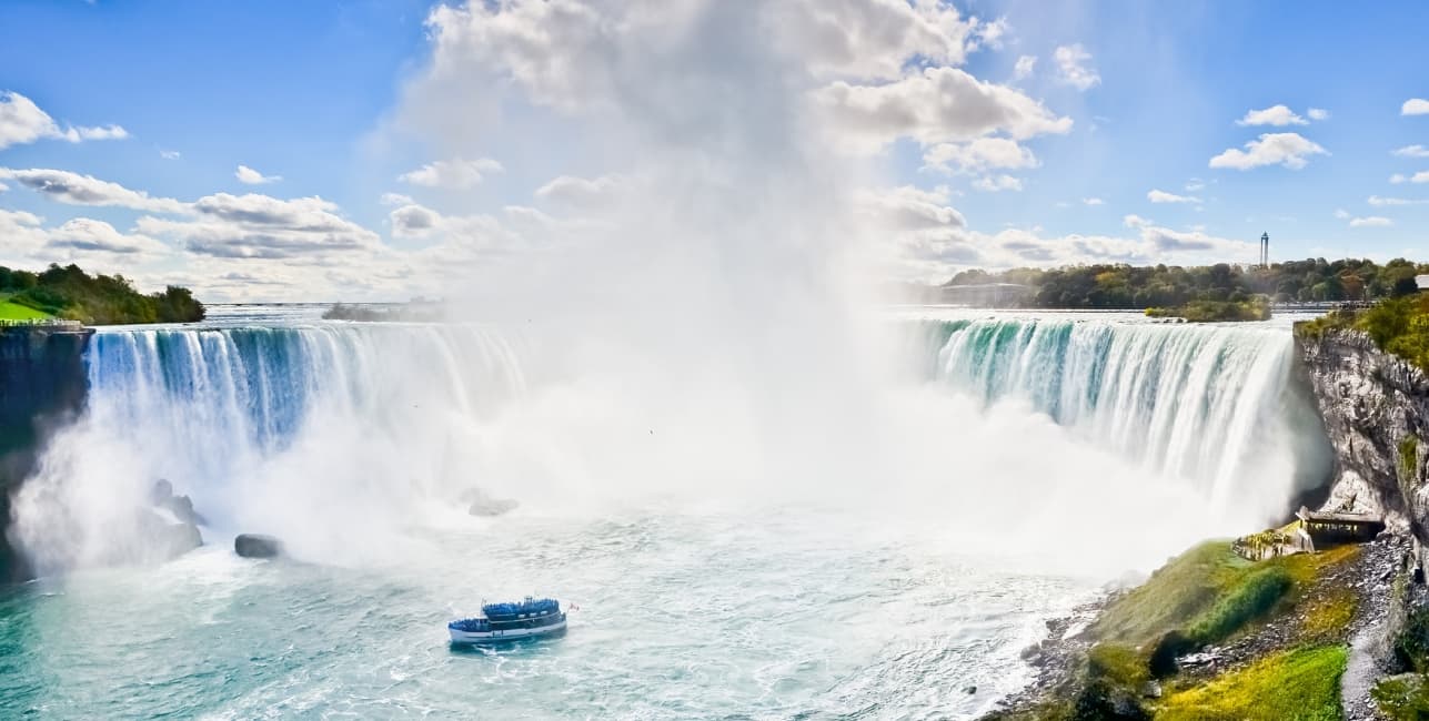 Niagara Falls Ultimate Getaway Roundtrip from Dallas, a rail journey with Amtrak Vacations