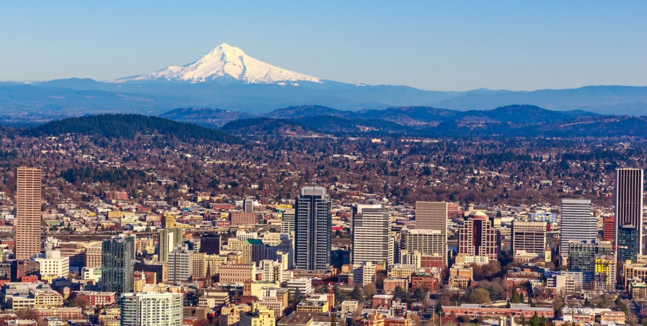 Portland and Seattle Getaway Roundtrip from Chicago, a rail journey with Amtrak Vacations