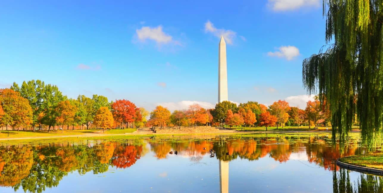 Washington, D.C. Ultimate Getaway Roundtrip from Chicago, a rail journey with Amtrak Vacations