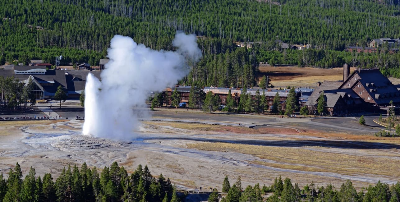 Yellowstone National Park Ultimate Getaway, a rail journey with Amtrak Vacations