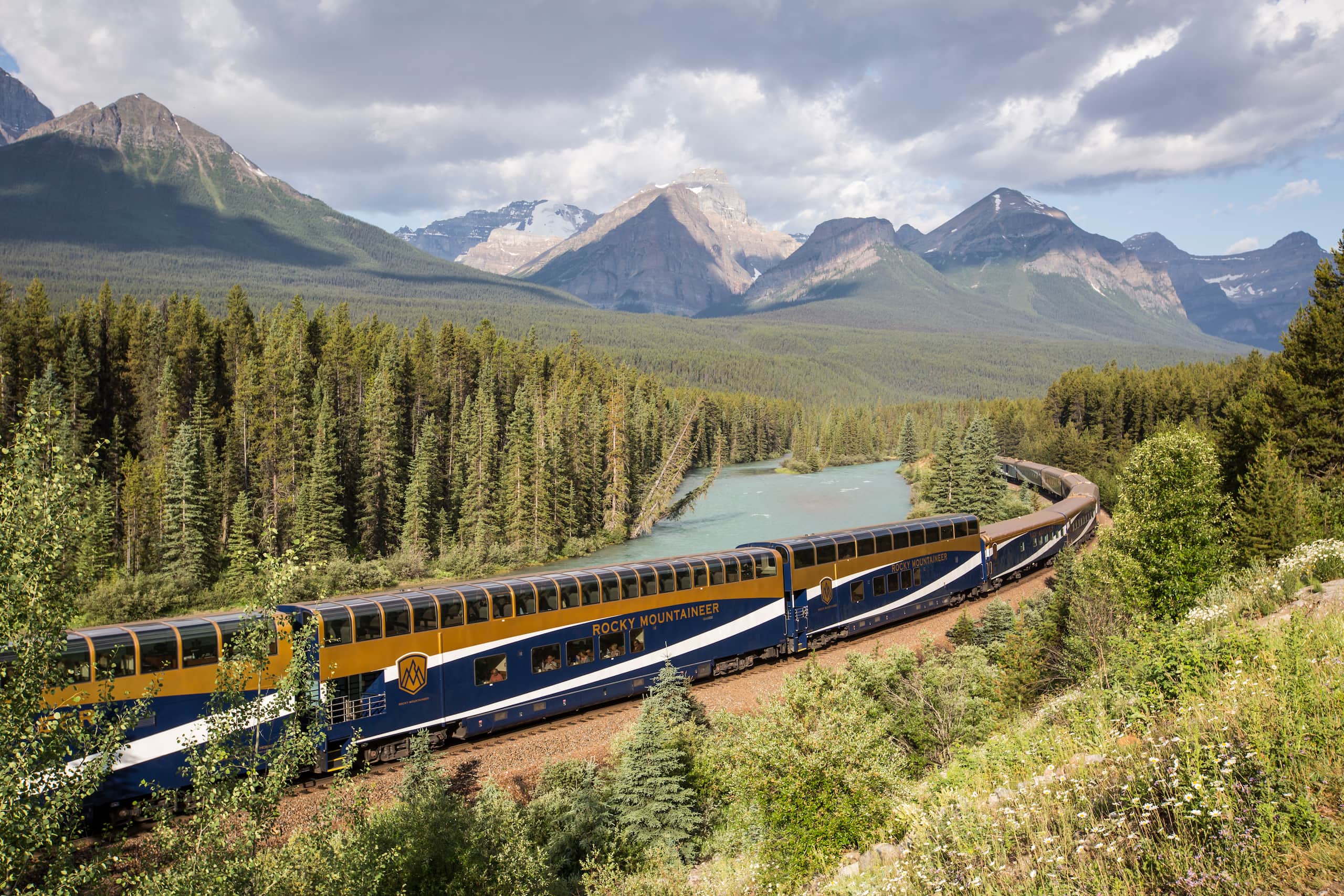 Rockies Essentials: Eastbound, a rail journey with Canada Rail (canadarail.ca)