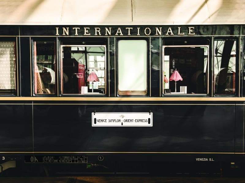 Paris - Prague (Venice Simplon-Orient-Express), Discovery Trains