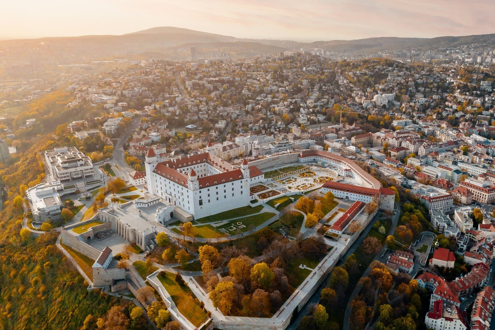 Iron Curtain: 10 Days, Euroventure