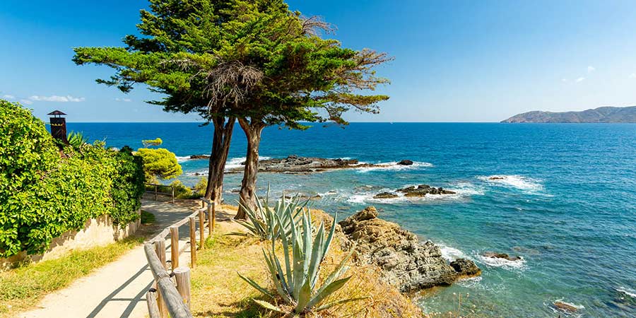 Walk & Tour: Catalonia's Coast & Culture, Great Rail Journeys