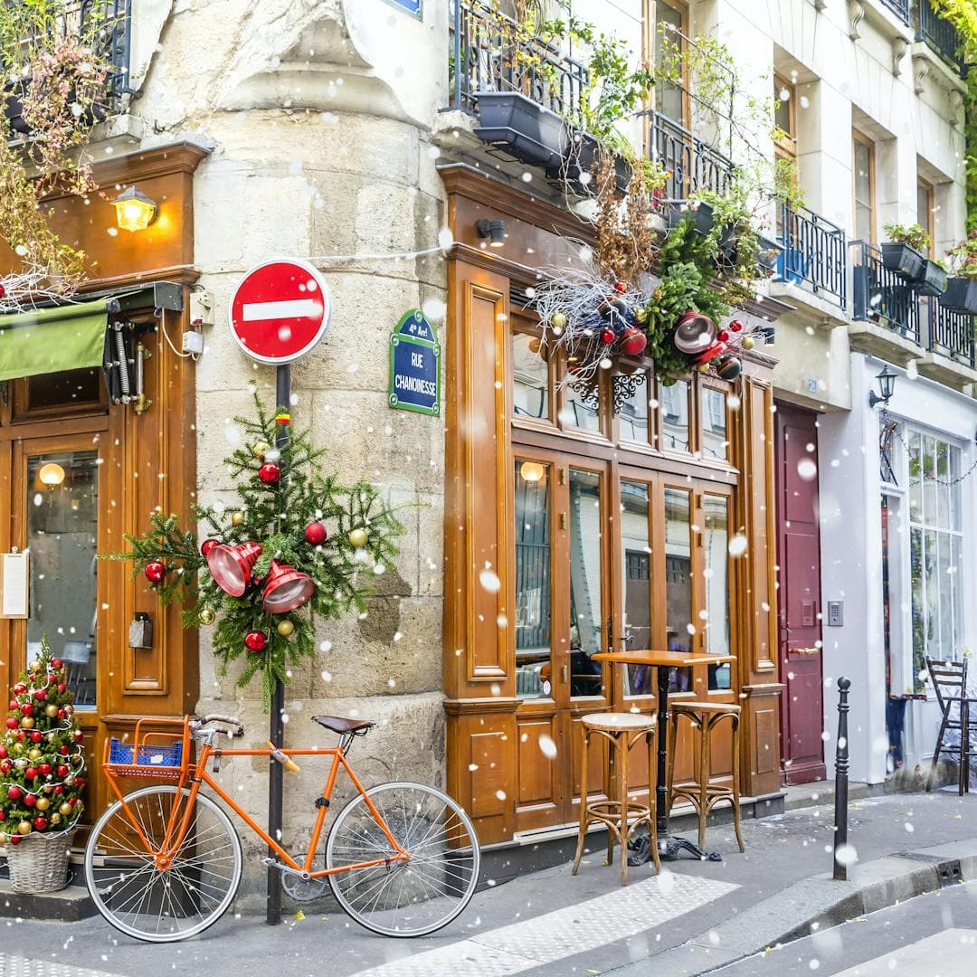 Paris & Versailles Yuletide Weekend for Solo Travellers by Rail, Leger Holidays