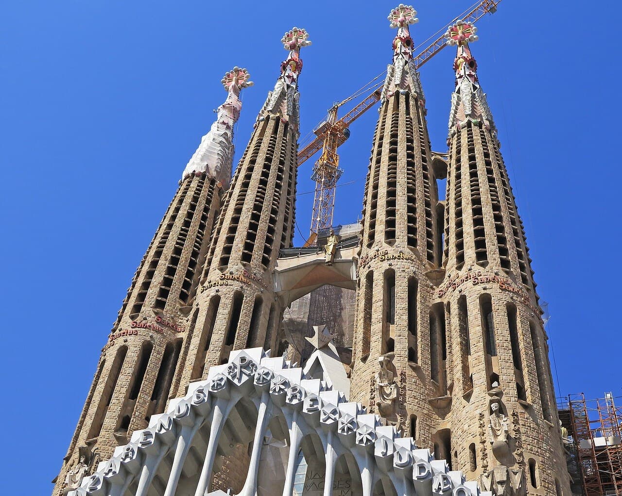 Barcelona Christmas Markets by First Class rail on daytime trains, Planet Rail