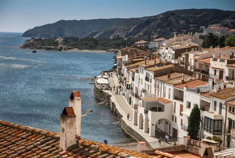 The Costa Brava and the Catalan Coast by First Class rail on daytime trains, Planet Rail