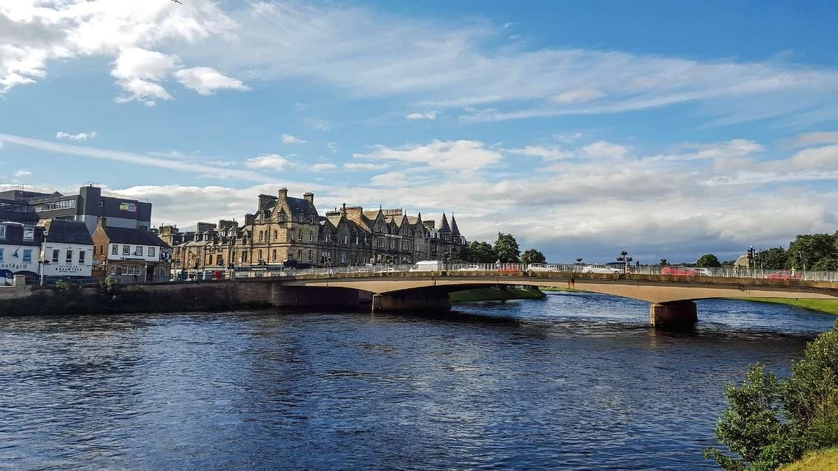 British Isles Tour From London to Lochs, Rail Escape