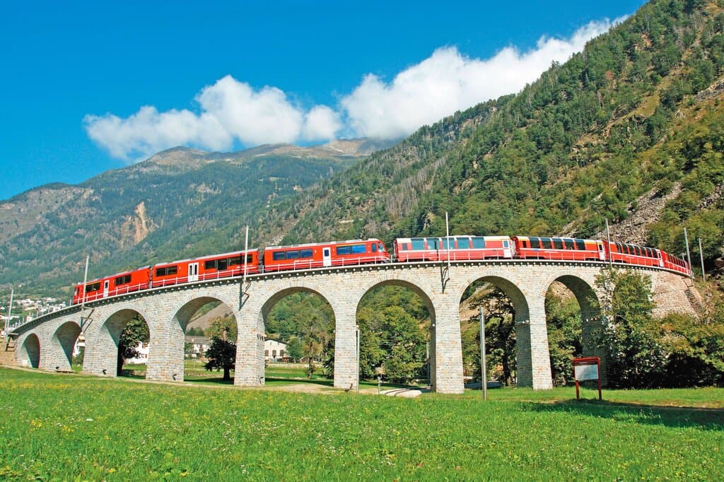 Bernina Express St. Moritz – Lugano (for international guests), railtour suisse