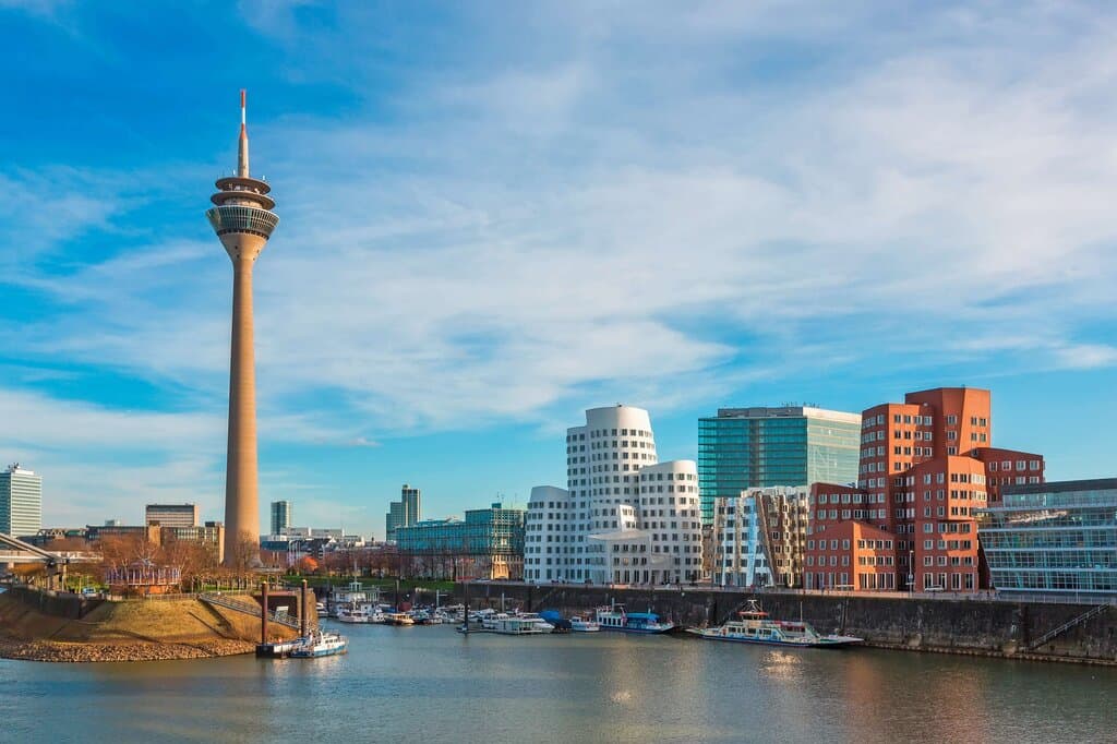 Düsseldorf, railtour suisse