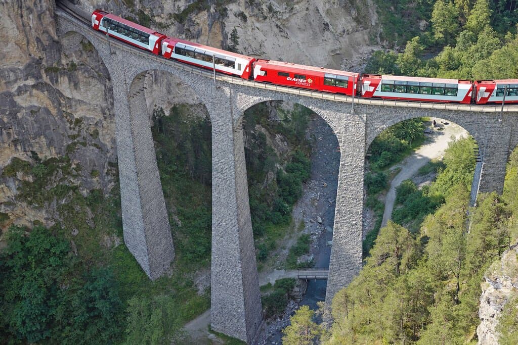 Glacier Express (for international guests), railtour suisse