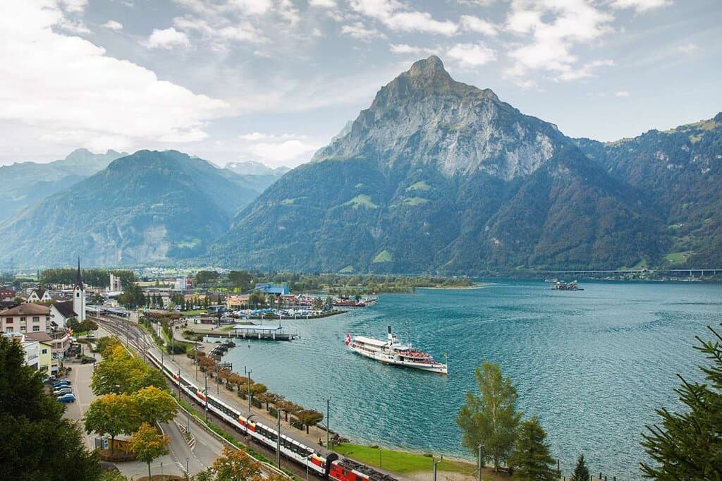 Gotthard Panorama Express Luzern – Vitznau – Lugano/Locarno, railtour suisse
