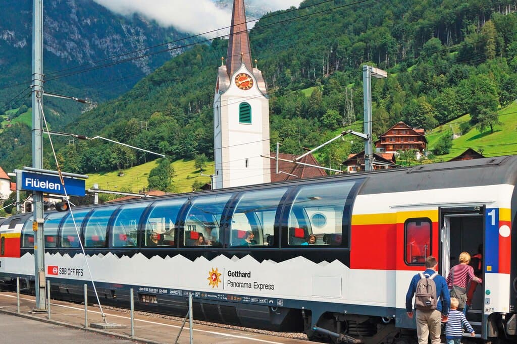 Gotthard Panorama Express, railtour suisse