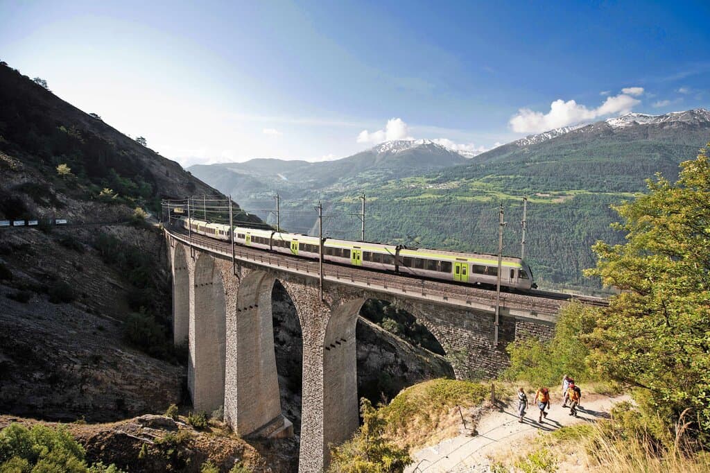 Lötschberg mountain route, railtour suisse