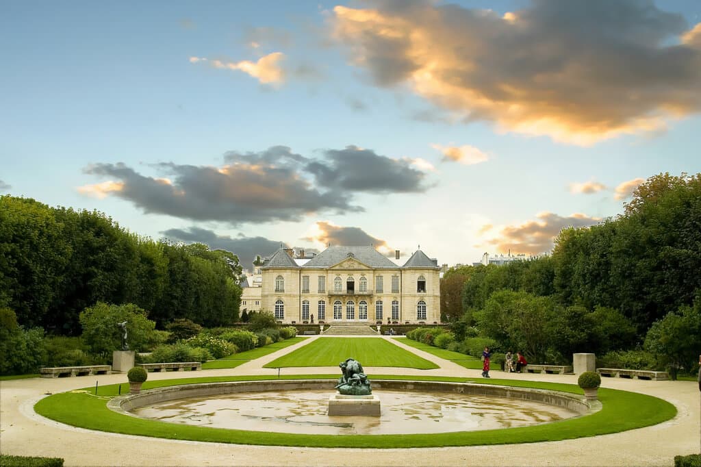 Paris, a rail journey with railtour suisse