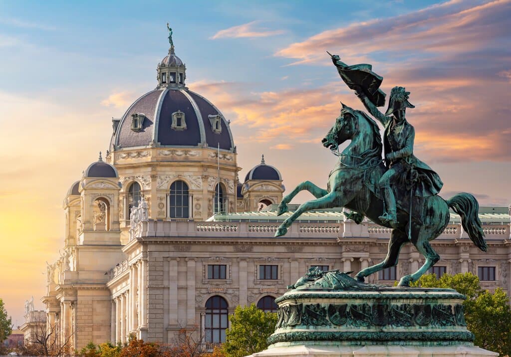 Train journey through the heart of Austria, railtour suisse