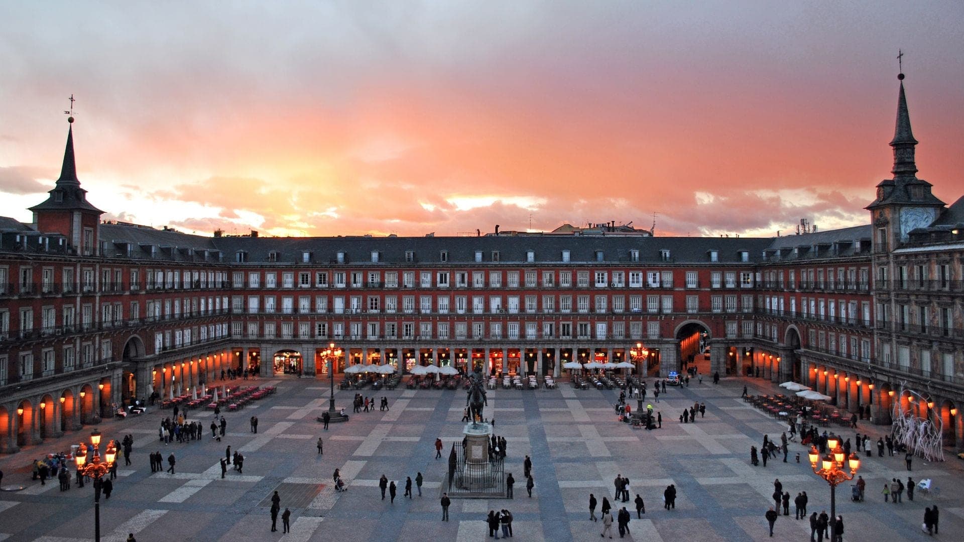 Barcelona and Madrid by High-Speed Train, Tailor Made Rail