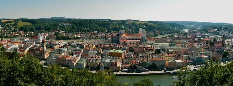 9-Day Blue Danube Rail Tour and Melk Cruise (9R10), Travel to Europe (To-Europe)
