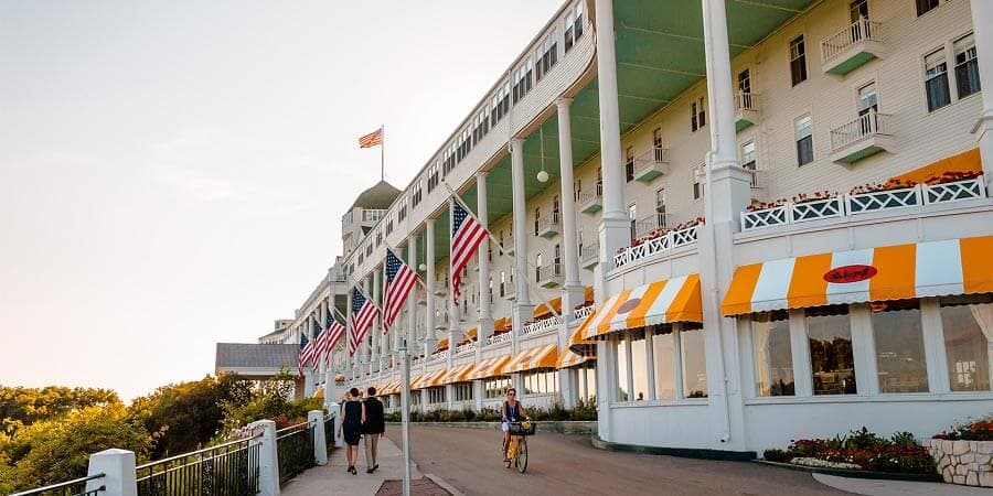 Great Lakes & Trains featuring the Grand Hotel, Vacations By Rail